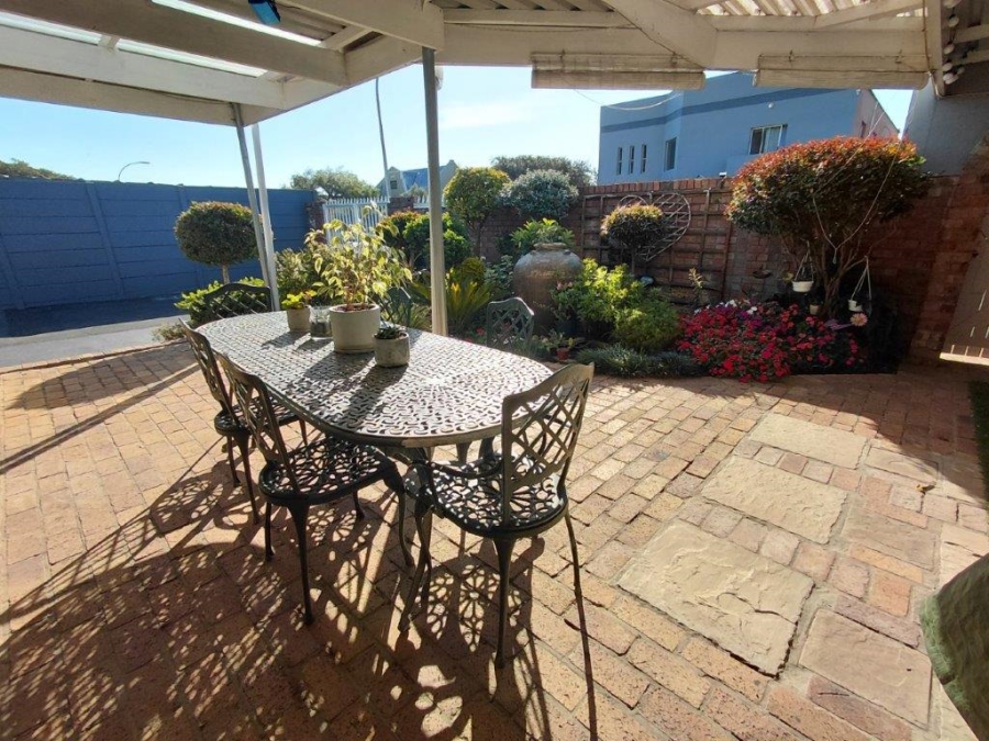 5 Bedroom Property for Sale in Winslow Western Cape